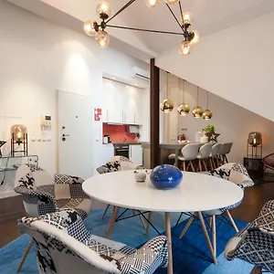 Explore Vibrant From A Designer Loft At Casa Da Barroca , Lisbon Portugal